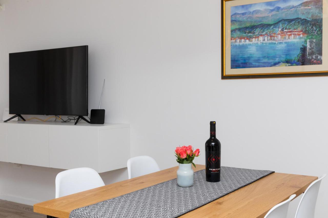 Two Flowers Luxury Supetar