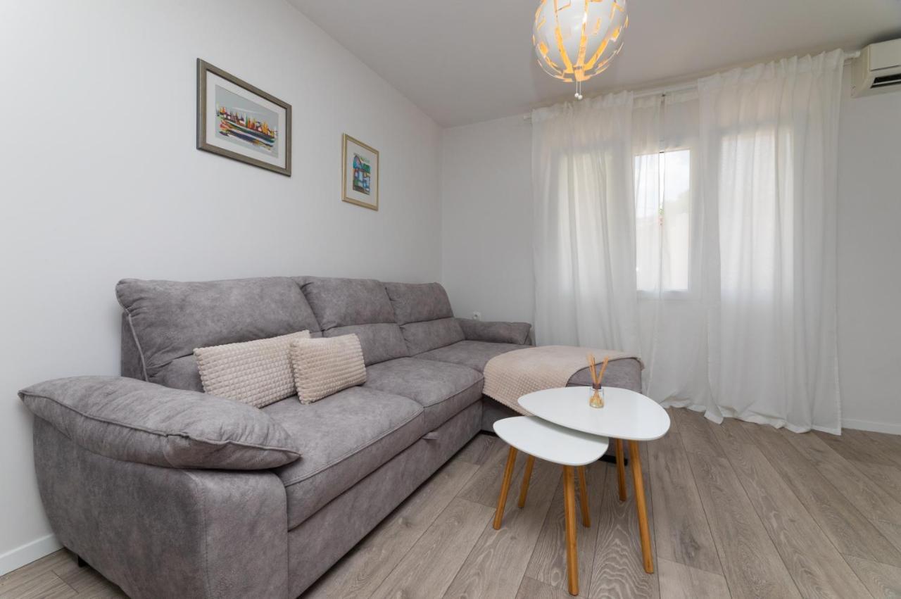 Two Flowers Luxury Apartment Supetar