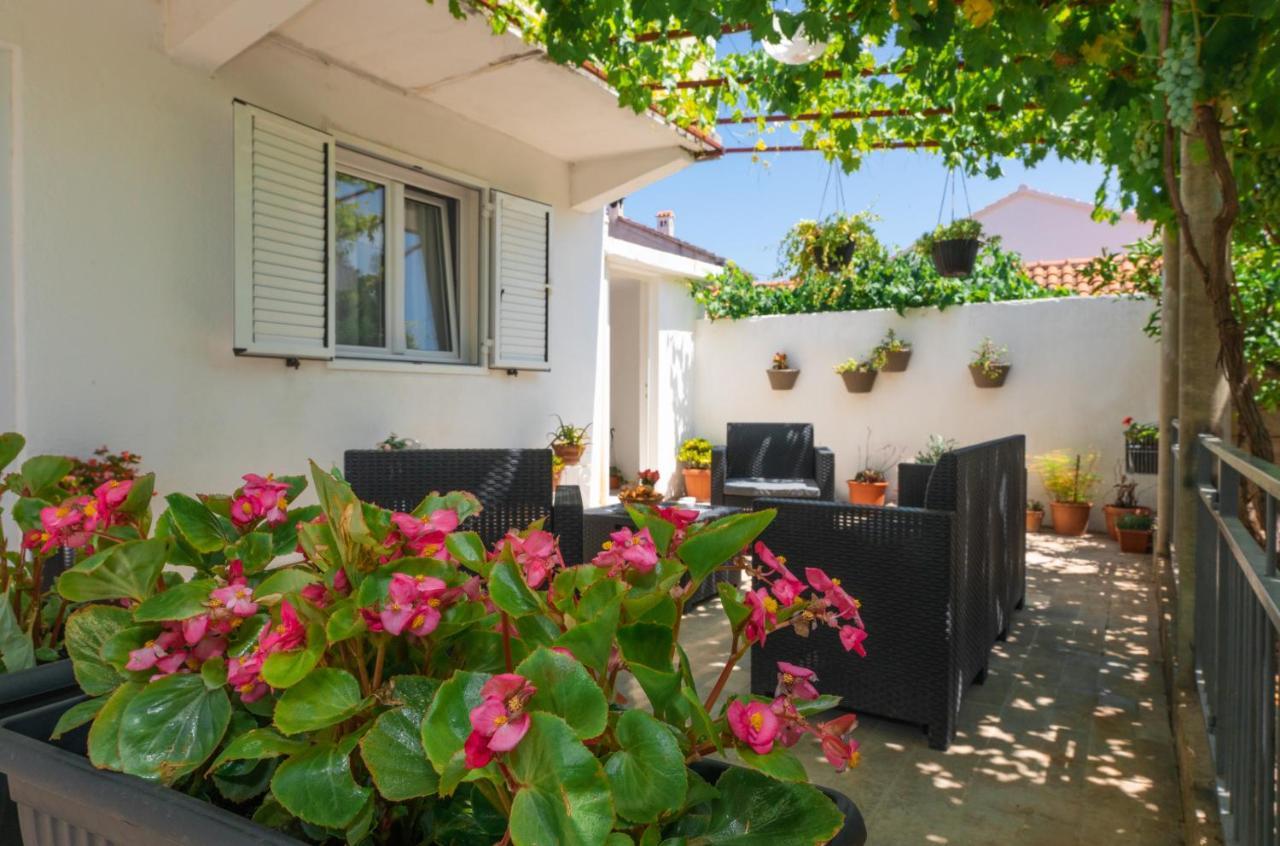 Two Flowers Luxury Apartment Supetar